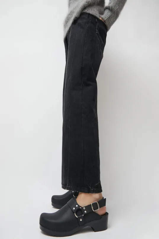 Brando Clog on Vintage Base in Black on Black Base