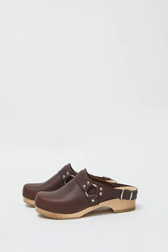 Brando Clog on Vintage Base in Molasses