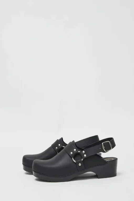 Brando Clog on Vintage Base in Black on Black Base