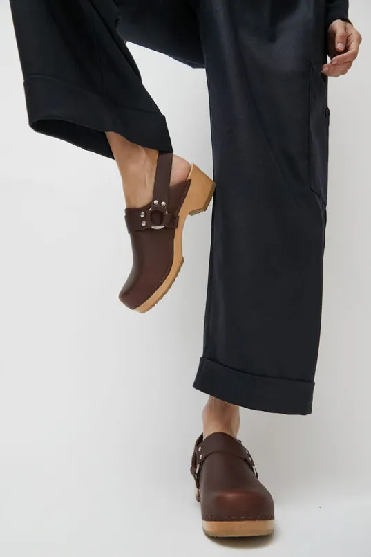 Brando Clog on Vintage Base in Molasses