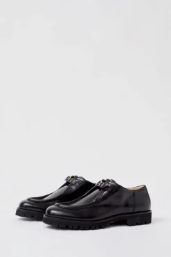 Logan Shoe in Black
