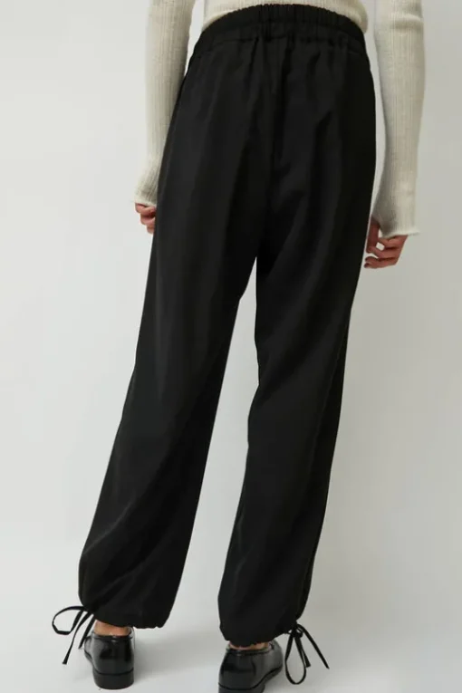 Negi Pants in Black