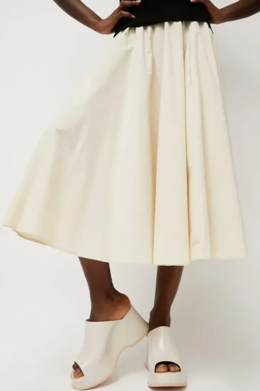 Patty in Beige
