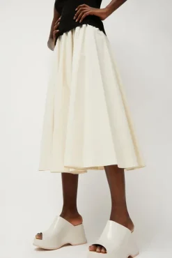 Patty in Beige
