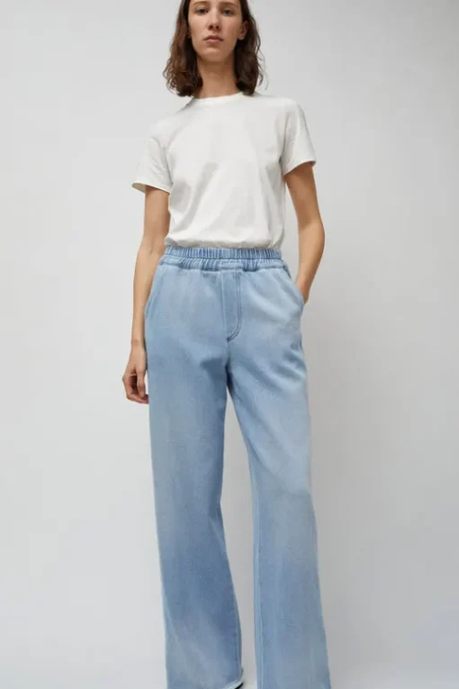 Polly Elastic Waist Jean in Light Blue