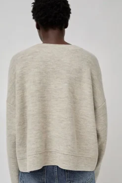 Wide V Neck in Carrara